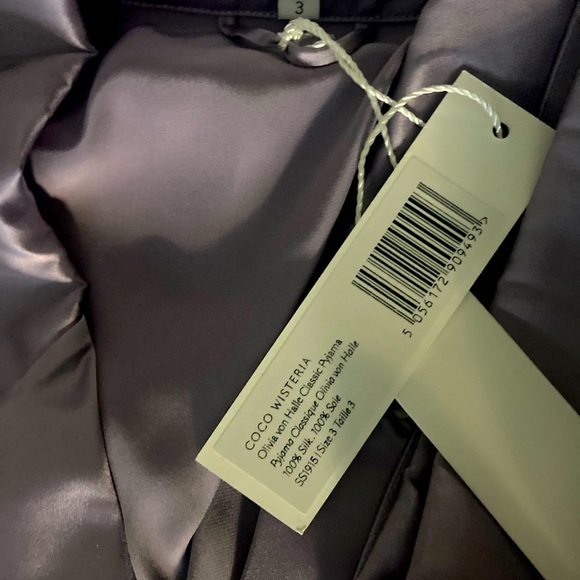 Olivia Von Halle in box - Picture 2 of 3